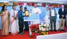 Chief Minister Shri Naveen Patnaik felicitating children of Child Care Institution of the State for their outstanding performance in the National Level Competition ‘Hausal 2019’ at Kalinga Stadium, Bhubaneswar