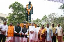 Chief Minister Shri Naveen Patnaik floral tribute to the statue of Late Utkal Keshari Dr. Harekrushna Mahatab on the occasion of 33rd Shradhotsav at OLA Premises