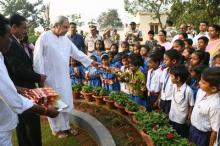 Chief Minister Shri Naveen Patnaik celebrating Republic Day with School Children at Naveen Newas