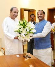 Hon'ble Governor Sri Raghubara Das paid a courtesy visit to Hon'ble Chief Minister Shri Naveen Patnaik at Naveen Niwas today and extended warm Deepavali wishes to him