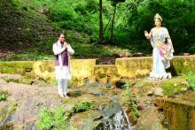 କେନ୍ଦୁଝର ଗୋନାଶିକା ଠାରେ ମୁଖ୍ୟମନ୍ତ୍ରୀ ଶ୍ରୀ ମୋହନ ଚରଣ ମାଝୀ କଫି ପ୍ଲାଣ୍ଟେସନ ସ୍ଥାନ ପରିଦର୍ଶନ କରିବା ସହିତ ଗୋନାଶିକା ମନ୍ଦିର ଦର୍ଶନ କରୁଛନ୍ତି