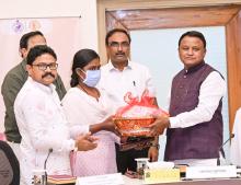 ବିଶ୍ୱ ଯକ୍ଷ୍ମା ଦିବସ ଅବସରରେ ଯକ୍ଷ୍ମା ମୁକ୍ତ ଭାରତ - ୧୦୦ ଦିନିଆ ଅଭିଯାନ 2.0 ରାଷ୍ଟ୍ରୀୟ ସ୍ତରରେ ଆରମ୍ଭ ହେବା ଅବସରରେ ରାଜ୍ୟ  ସ୍ତରରେ ଲୋକ ସେବା ଭବନରେ ମୁଖ୍ୟମନ୍ତ୍ରୀ ଶ୍ରୀ ମୋହନ ଚରଣ ମାଝୀ ଆଭାସୀ ମାଧ୍ୟମରେ ଯୋଗଦାନ କରିଛନ୍ତି